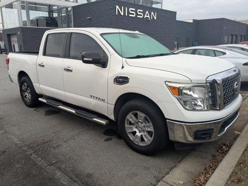 2017 Nissan Titan SV