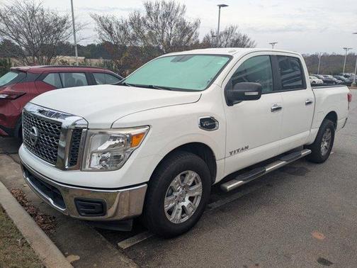 2017 Nissan Titan SV