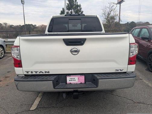 2017 Nissan Titan SV