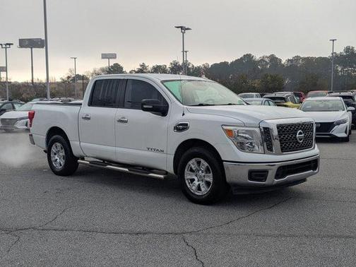 2017 Nissan Titan SV