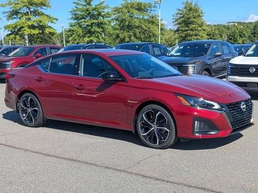 2025 Nissan Altima SR