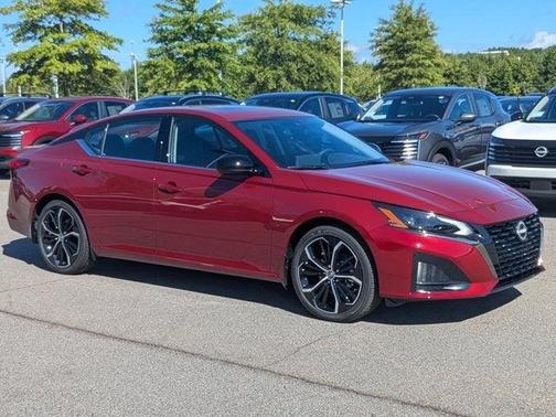 2025 Nissan Altima SR