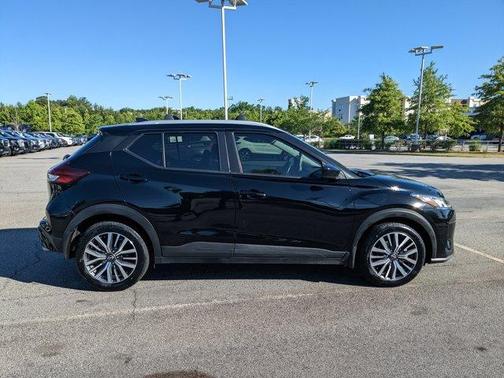 2022 Nissan Kicks SV