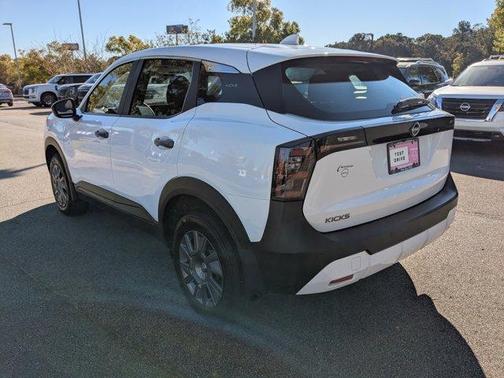 2025 Nissan Kicks S
