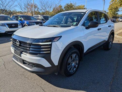 2025 Nissan Kicks S