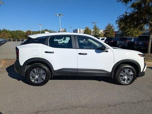 2025 Nissan Kicks S