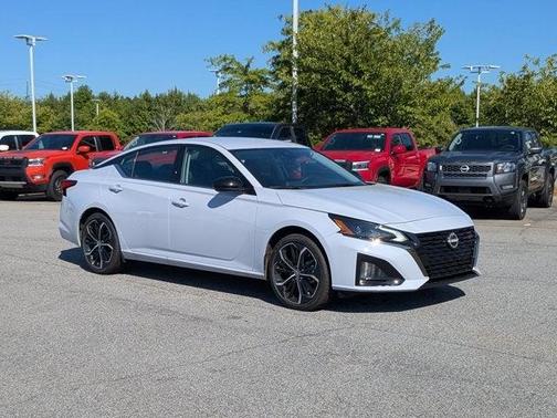 2025 Nissan Altima SR