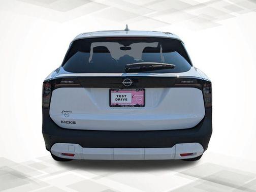 2025 Nissan Kicks SV