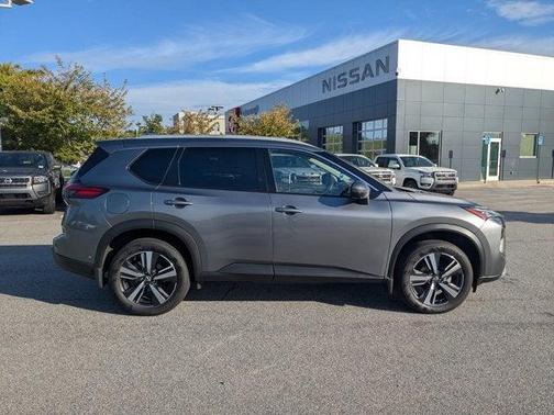 2025 Nissan Rogue SL