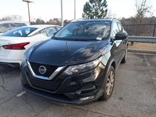 2022 Nissan Rogue Sport SV