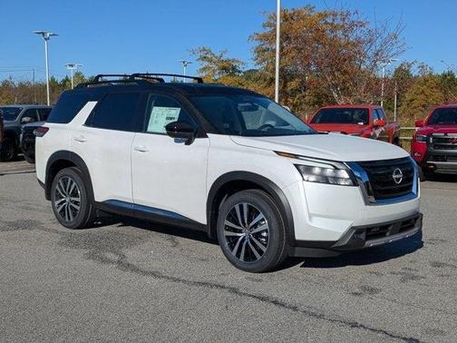 2025 Nissan Pathfinder Platinum