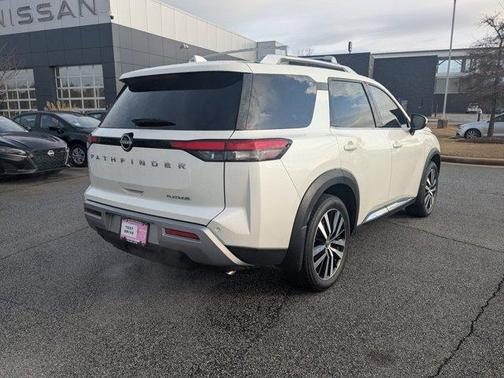2024 Nissan Pathfinder Platinum