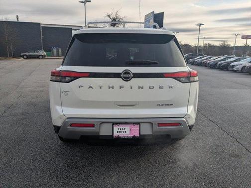 2024 Nissan Pathfinder Platinum