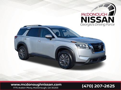 2025 Nissan Pathfinder SV