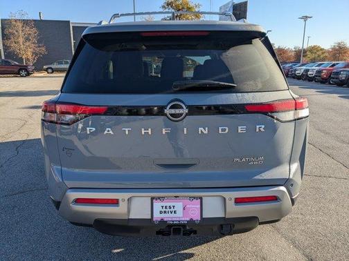 2022 Nissan Pathfinder Platinum