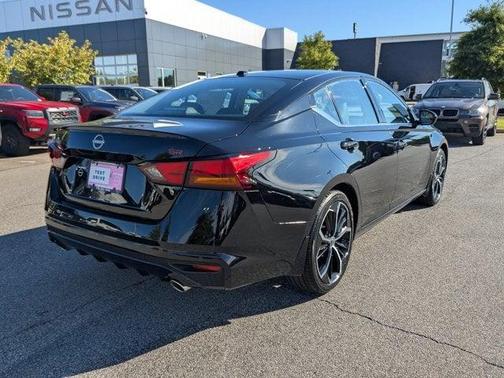 2025 Nissan Altima SR