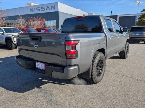 2025 Nissan Frontier SV