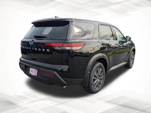2025 Nissan Pathfinder S