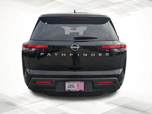 2025 Nissan Pathfinder S