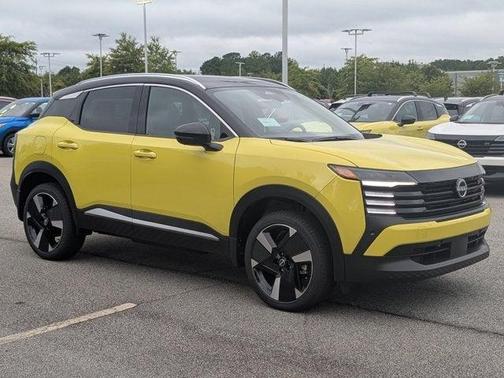 2025 Nissan Kicks SR