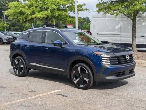 2025 Nissan Kicks SR
