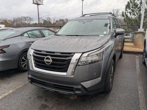 2025 Nissan Pathfinder SV