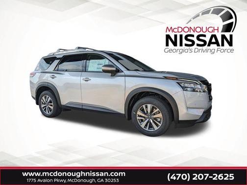 2025 Nissan Pathfinder SL