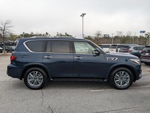 2023 INFINITI QX80 Luxe
