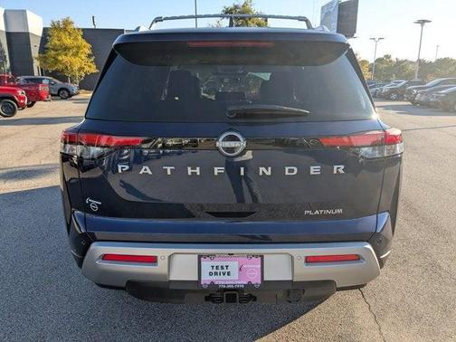 2025 Nissan Pathfinder Platinum