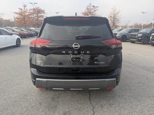 2026 Nissan Rogue SL