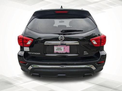 2020 Nissan Pathfinder SL
