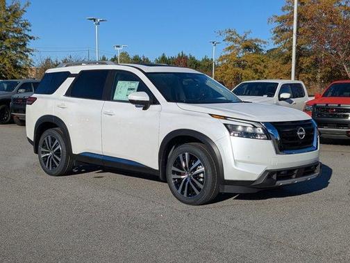 2025 Nissan Pathfinder Platinum