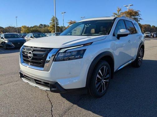 2025 Nissan Pathfinder Platinum