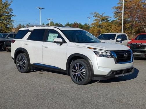 2025 Nissan Pathfinder Platinum
