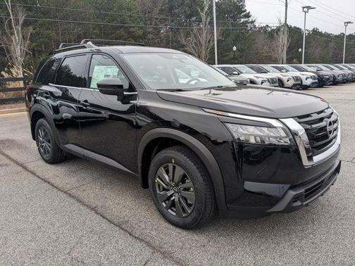 2025 Nissan Pathfinder SV