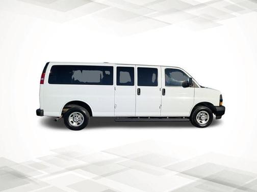 2022 Chevrolet Express 3500 LS