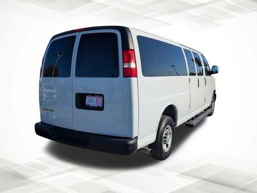 2022 Chevrolet Express 3500 LS