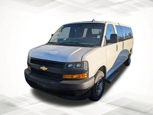 2022 Chevrolet Express 3500 LS