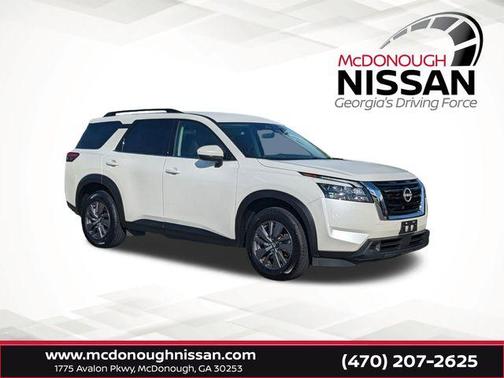 2024 Nissan Pathfinder SV