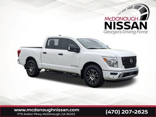 2023 Nissan Titan SV