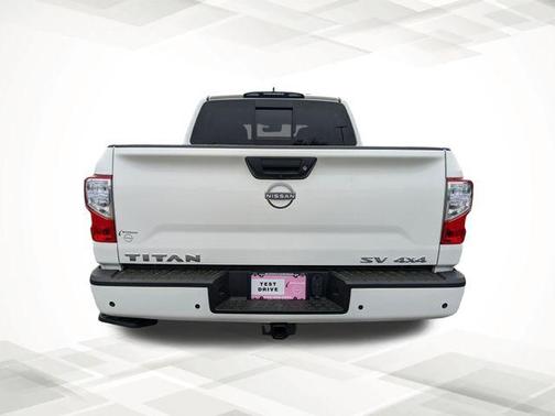 2023 Nissan Titan SV