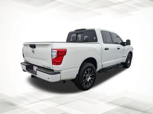 2023 Nissan Titan SV