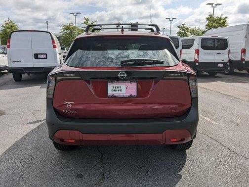 2025 Nissan Kicks SR