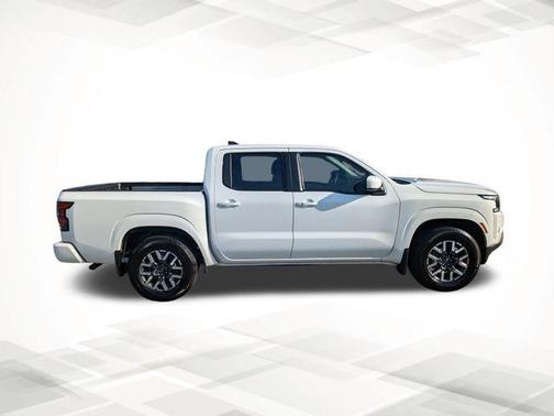 2024 Nissan Frontier SL