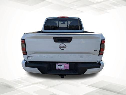 2024 Nissan Frontier SL