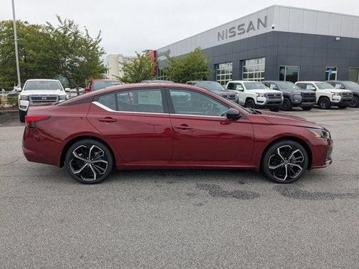 2025 Nissan Altima SR