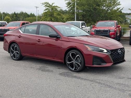2025 Nissan Altima SR