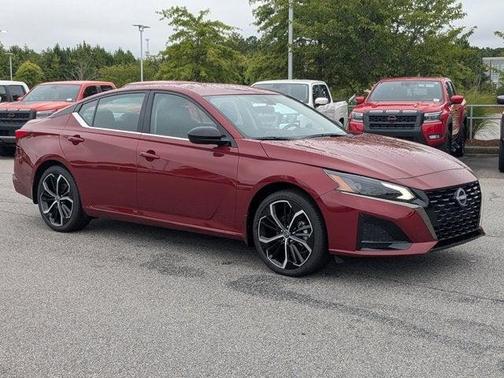 2025 Nissan Altima SR