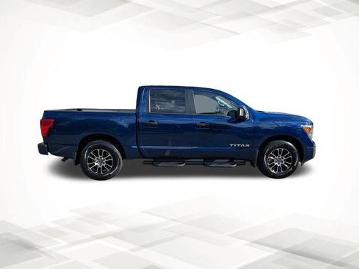 2023 Nissan Titan SV