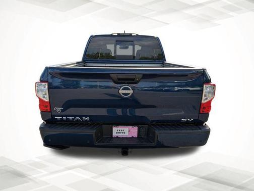 2023 Nissan Titan SV